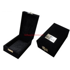 METAL ETİKET BASKILI KUTU (REF160) KADİFE KAPLI KUTU